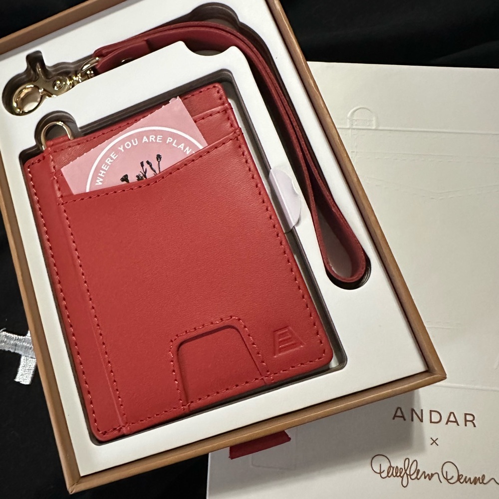 Andar Denner Wallet and Lanyard Holly New in box